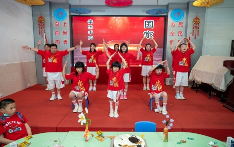 “水點(diǎn)點(diǎn)”---用心暖童心，用情伴成長！