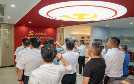 四敢爭先拼搏奮斗再出發(fā)！