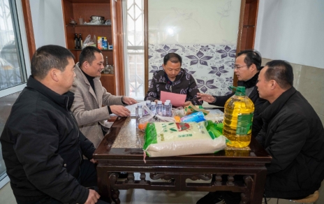 2024，在涌動(dòng)的愛(ài)心中，溫暖開(kāi)啟…